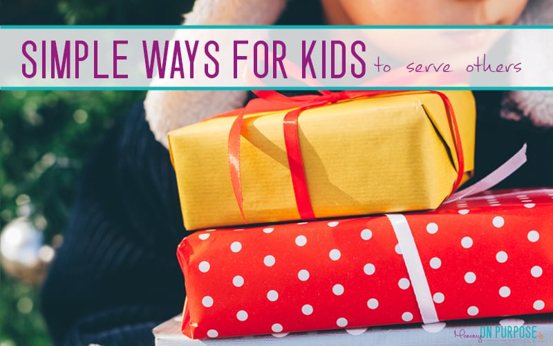 10 Ways for Kids to Serve Others at Christmas (and get into the true “Christmas Spirit”)